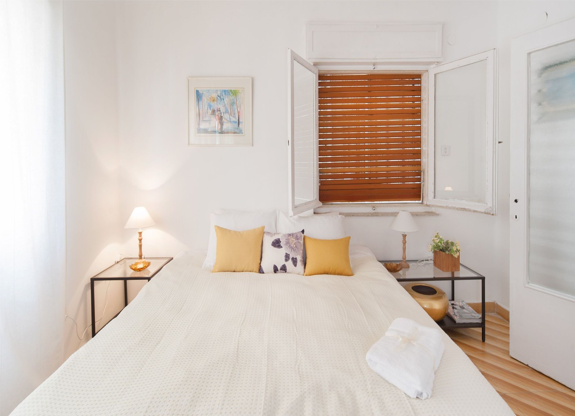 Charming 2Bd Apt W/ Balcony By Sea N' Rent Тель-Авив Экстерьер фото