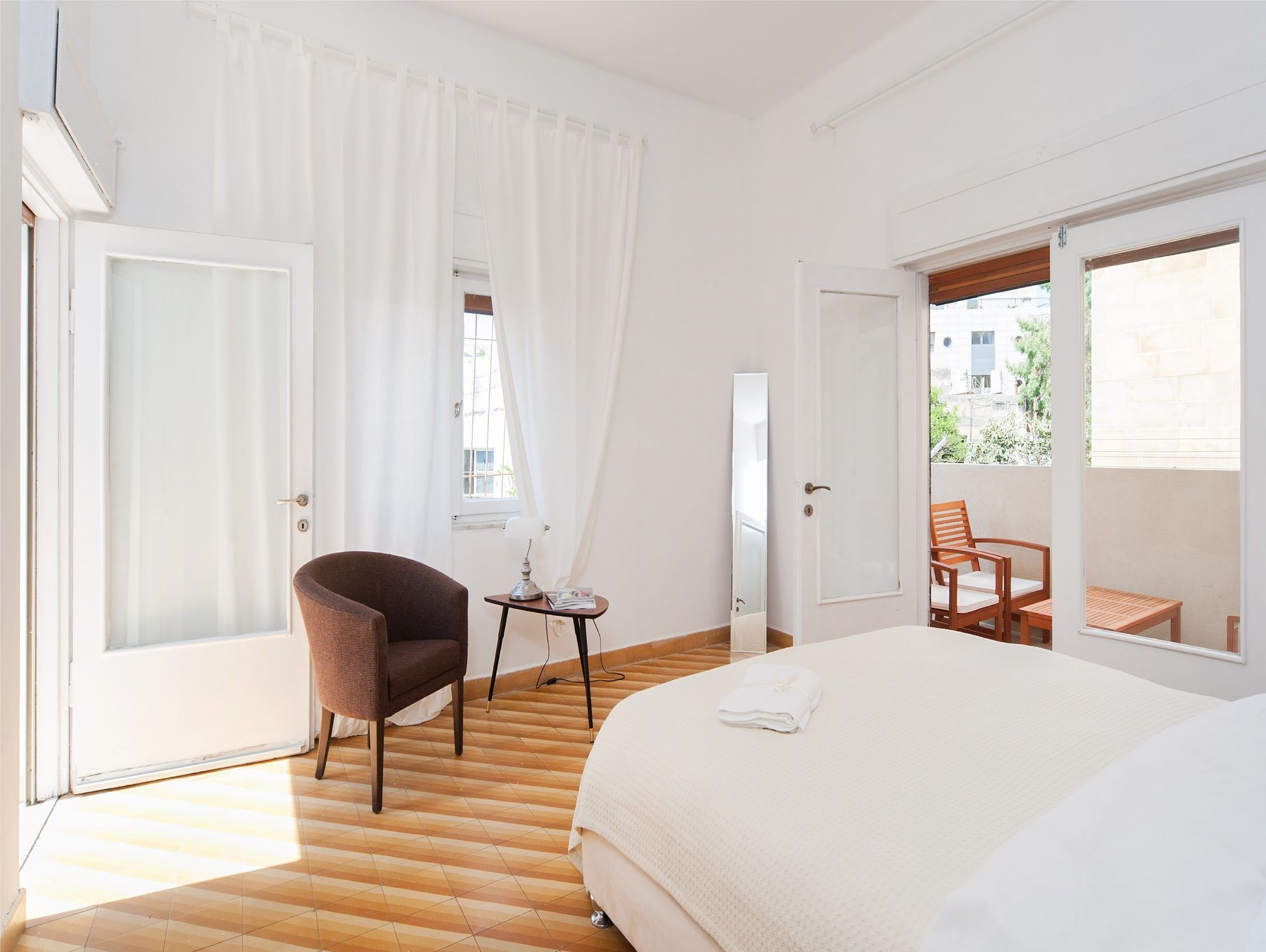 Charming 2Bd Apt W/ Balcony By Sea N' Rent Тель-Авив Экстерьер фото